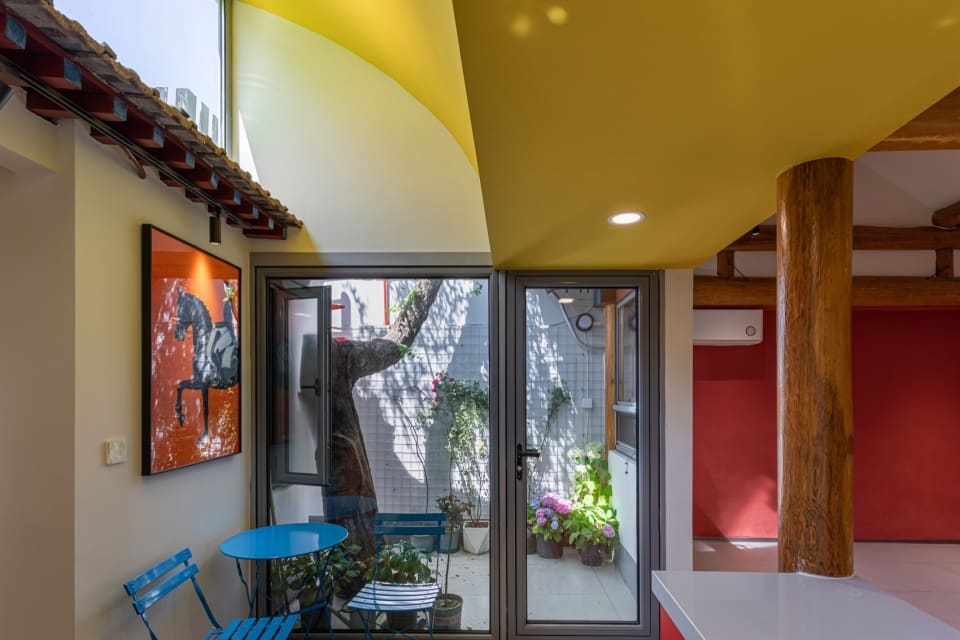 Unlock the Secrets of Color Theory: Mastering Hue, Saturation, and Value for Stunning Home Interiors