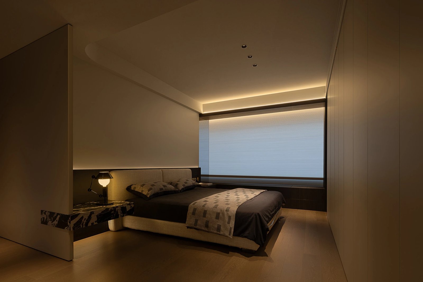 The Ultimate Guide to Choosing a Queen Bed Frame for Winter 2025