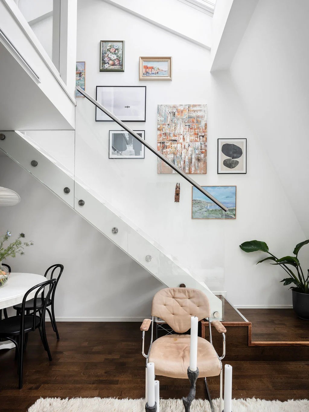 10 Creative Wall Decorating Ideas to Transform Your Living Room: A Complete Guide to Stunning Spaces