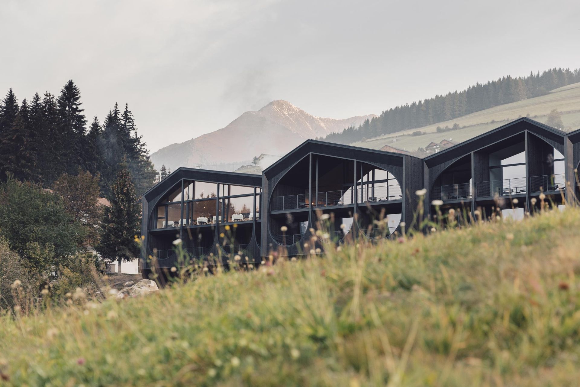 Milla Montis_Exterior with peaks