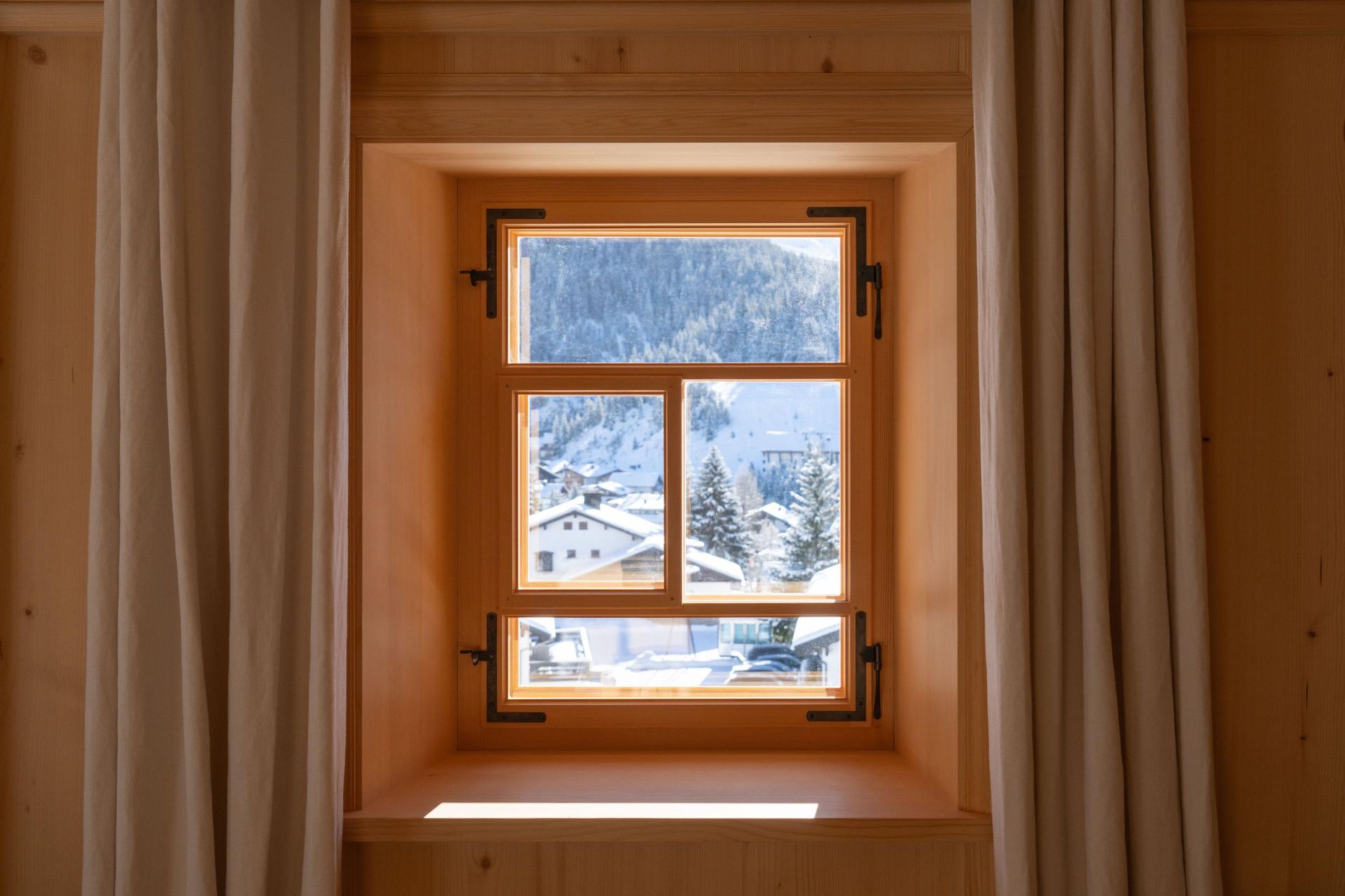 Sonnenhof_Window with views
