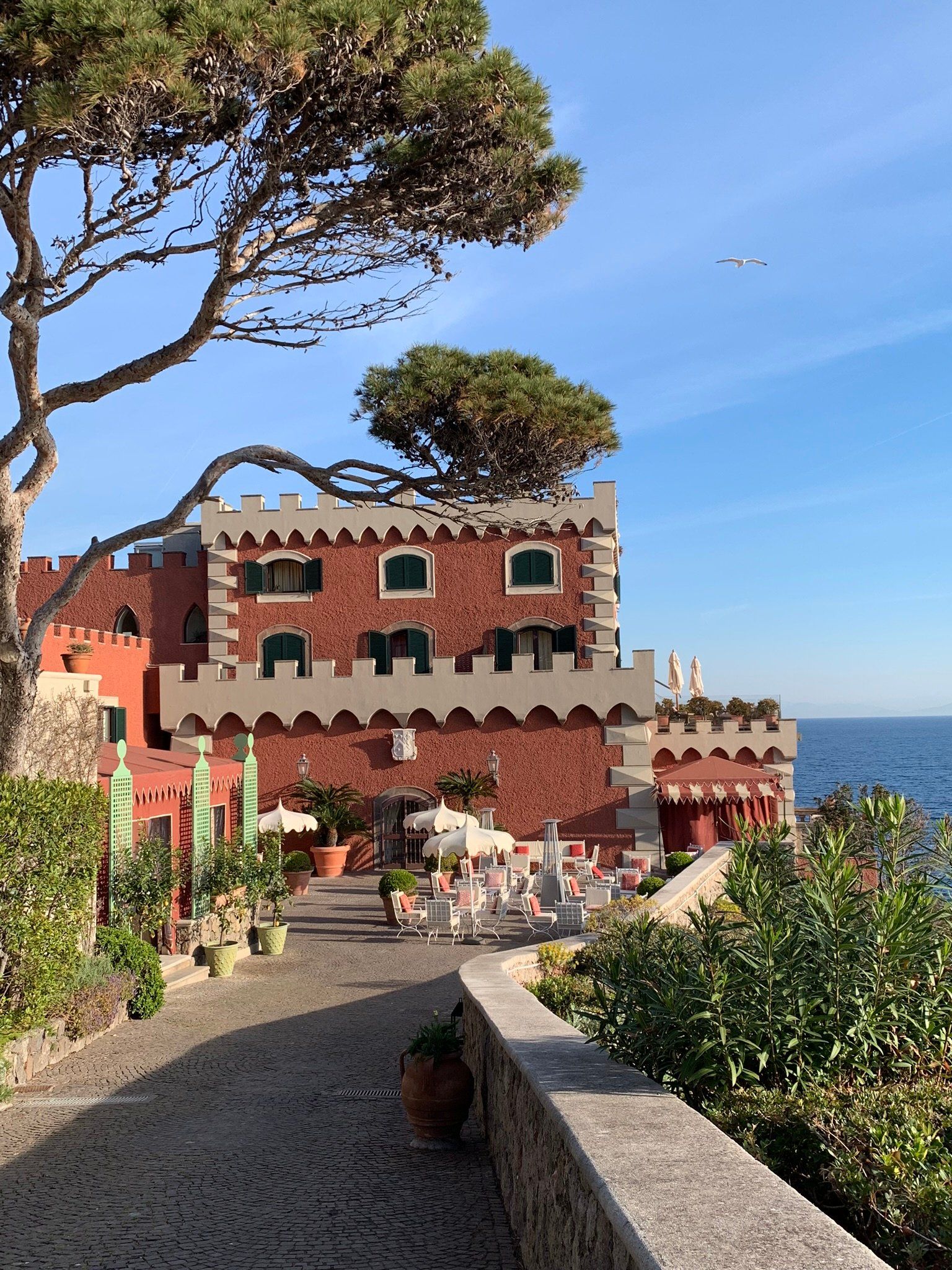 mezzatorre-hotel-and-thermal-spa-path-to-the-bar-la-torre