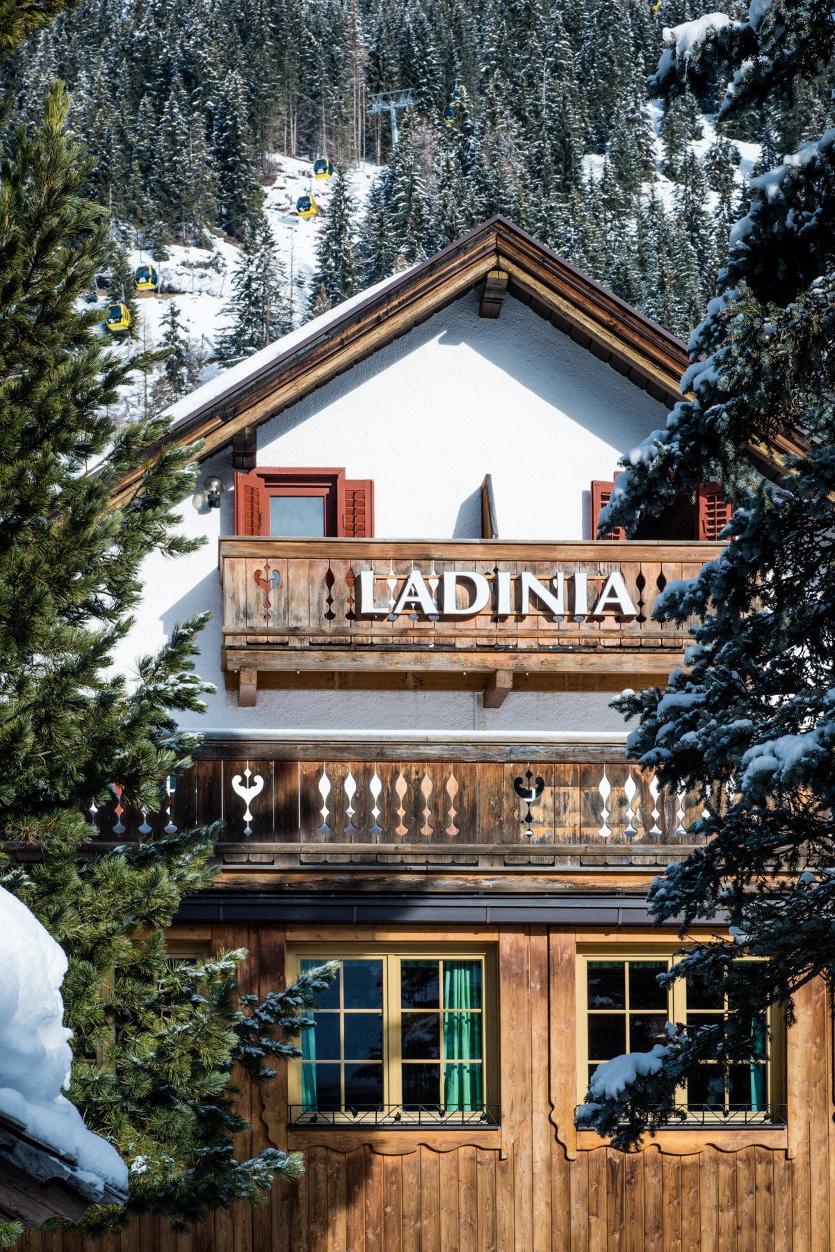 Berghotel Ladinia la perla winter