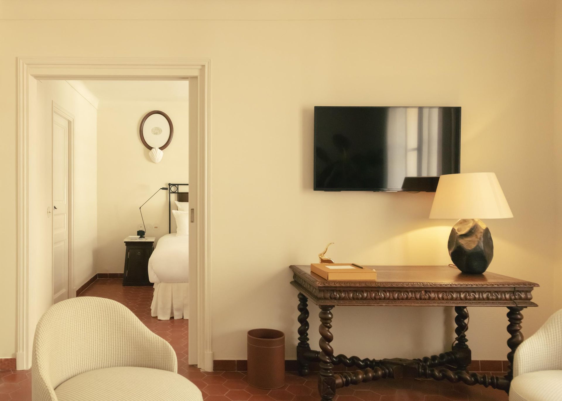 La Ponche interior details