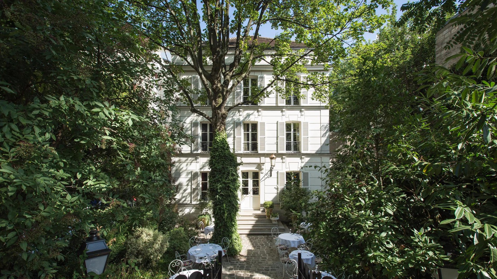 Hotel Particulier Montmartre Facade_May 2024