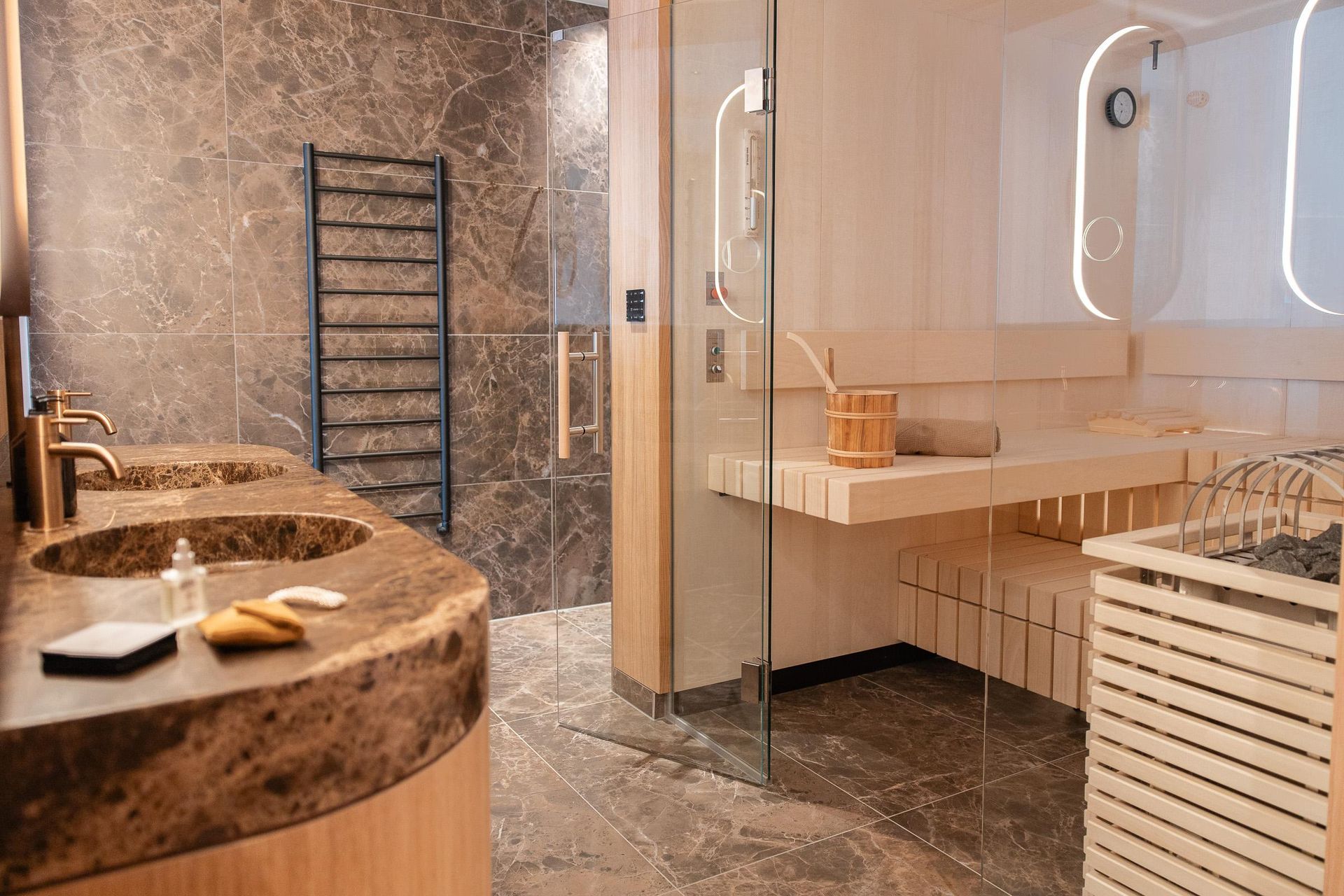 Nesslerhof Suite sehnsucht bathroom with sauna