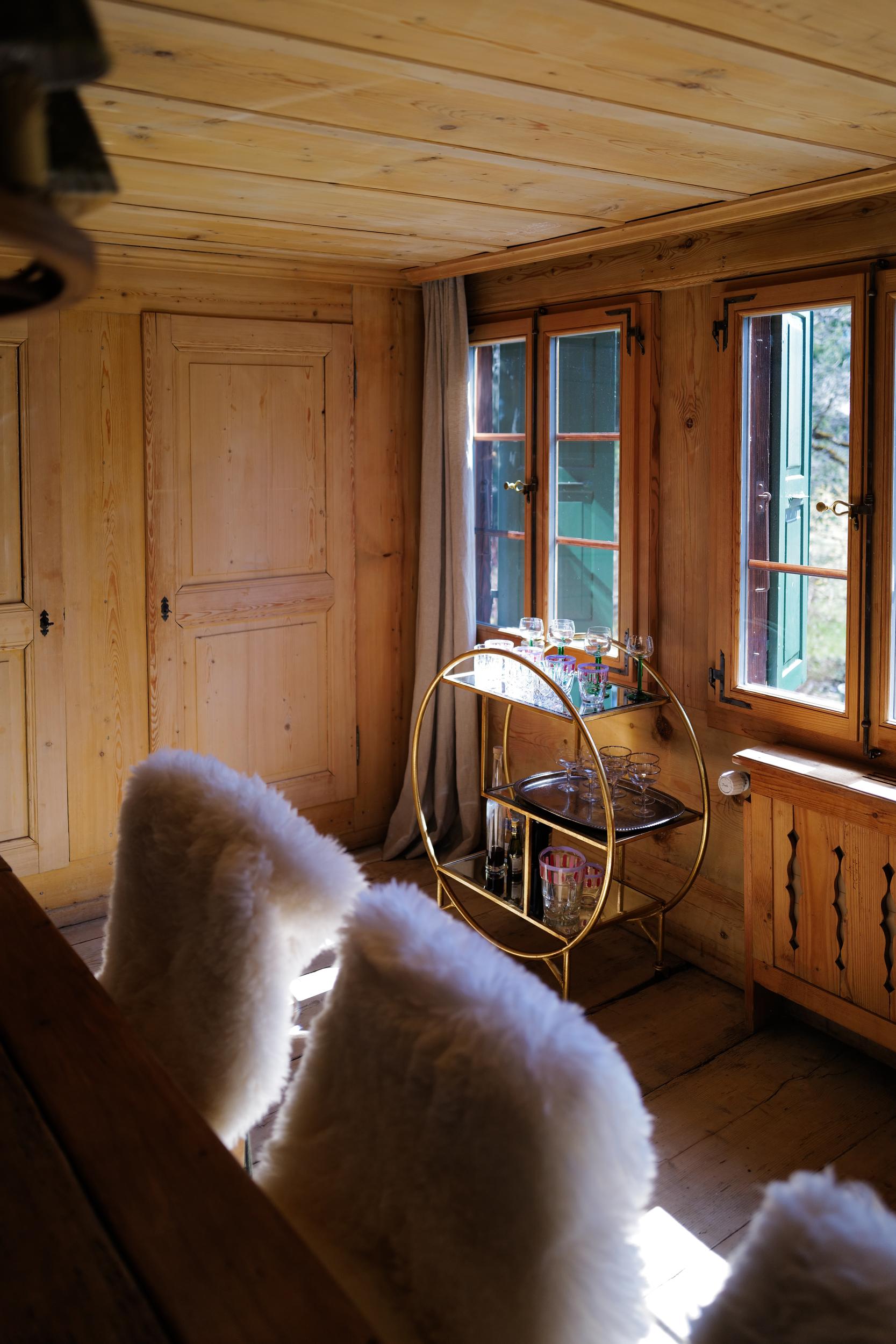 Le Chalet Saanen_Living room_Bar_April2025