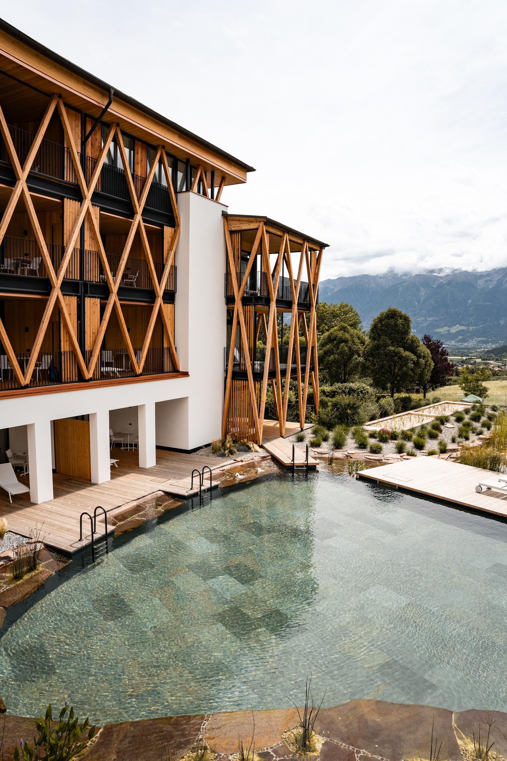 Garberhof exterior pool dayview