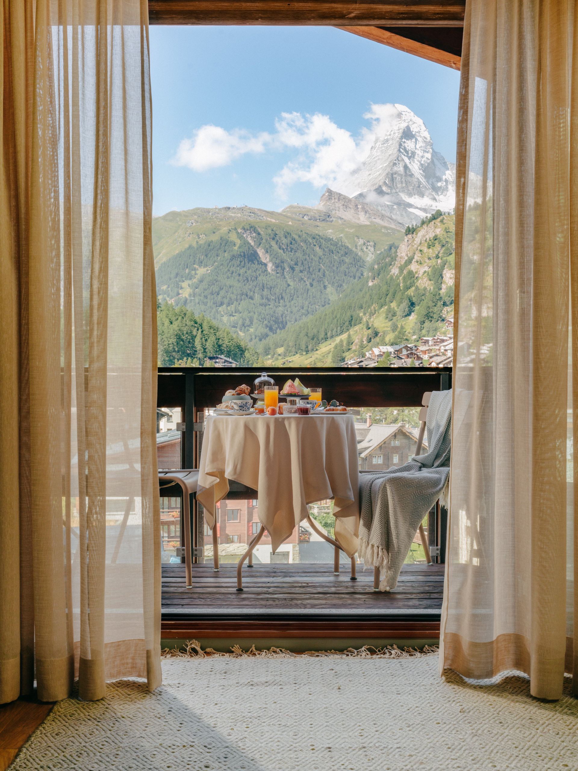 BEAUSiTE breakfast with a view