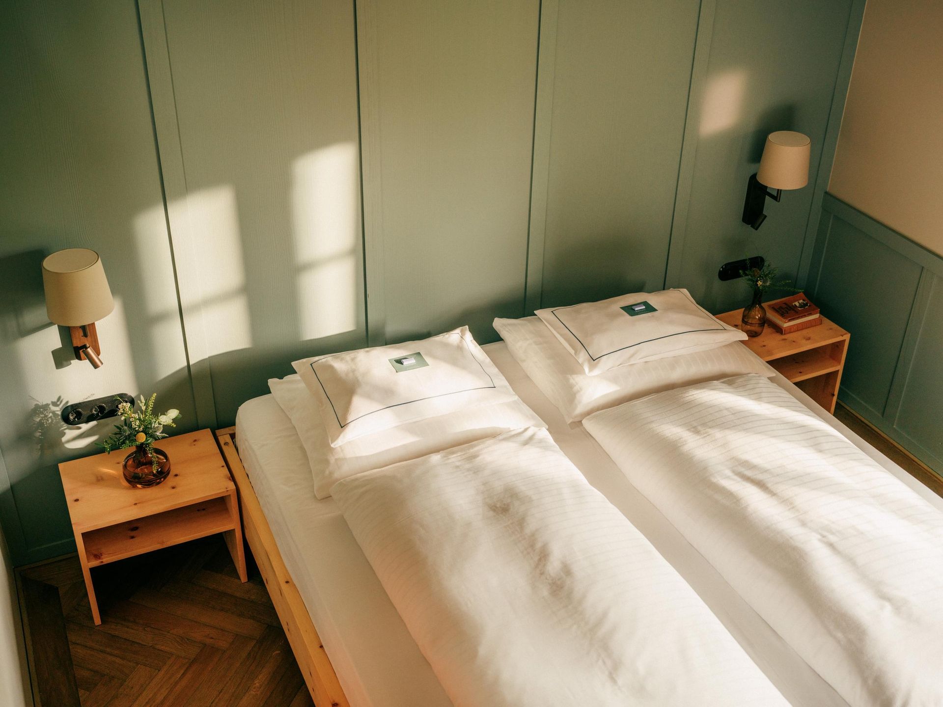 Hirschen Schwarzenberg double bed