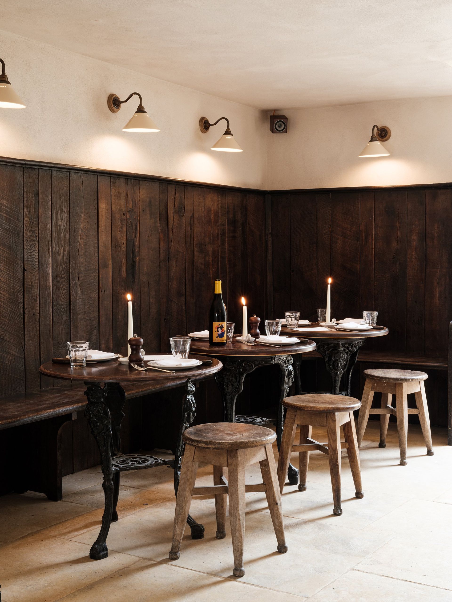 The Bull dining. Interiors.