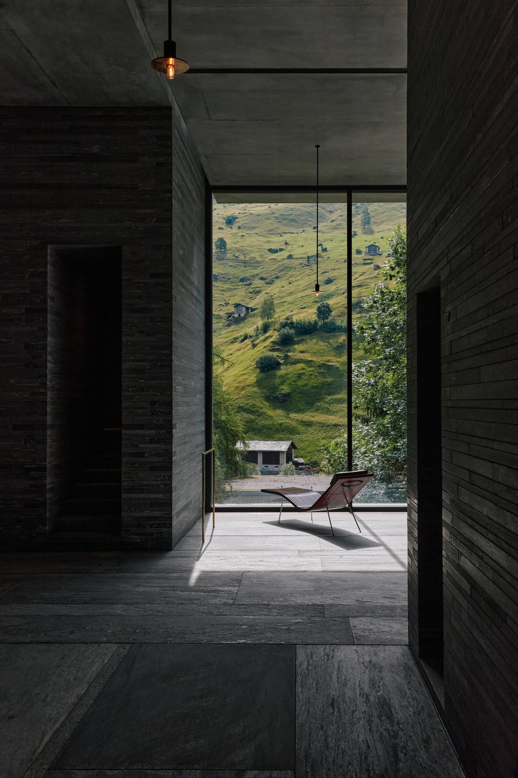 7132 Hotel therme with views in summer