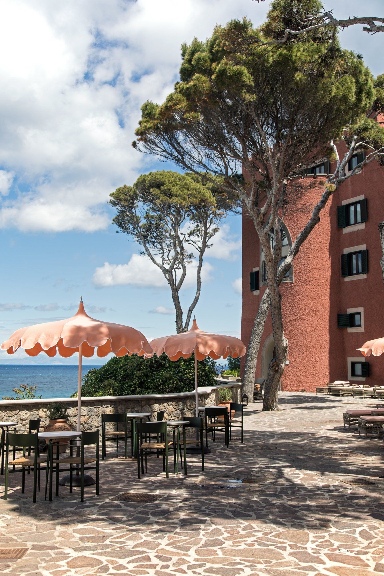 mezzatorre-hotel-and-thermal-spa-exterior-and-piazzetta-visconti-oriani