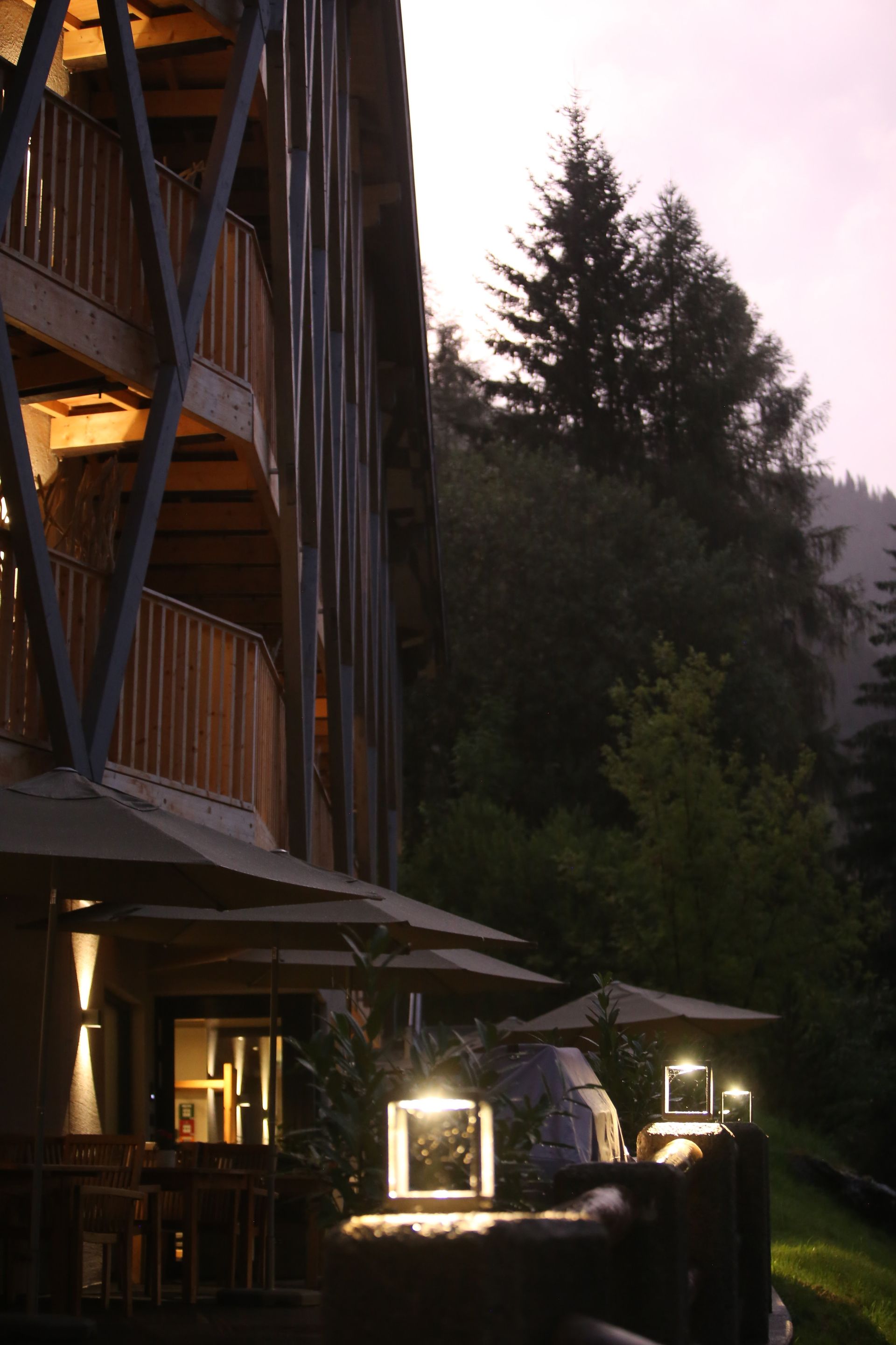 Arpuria exterior evening lights