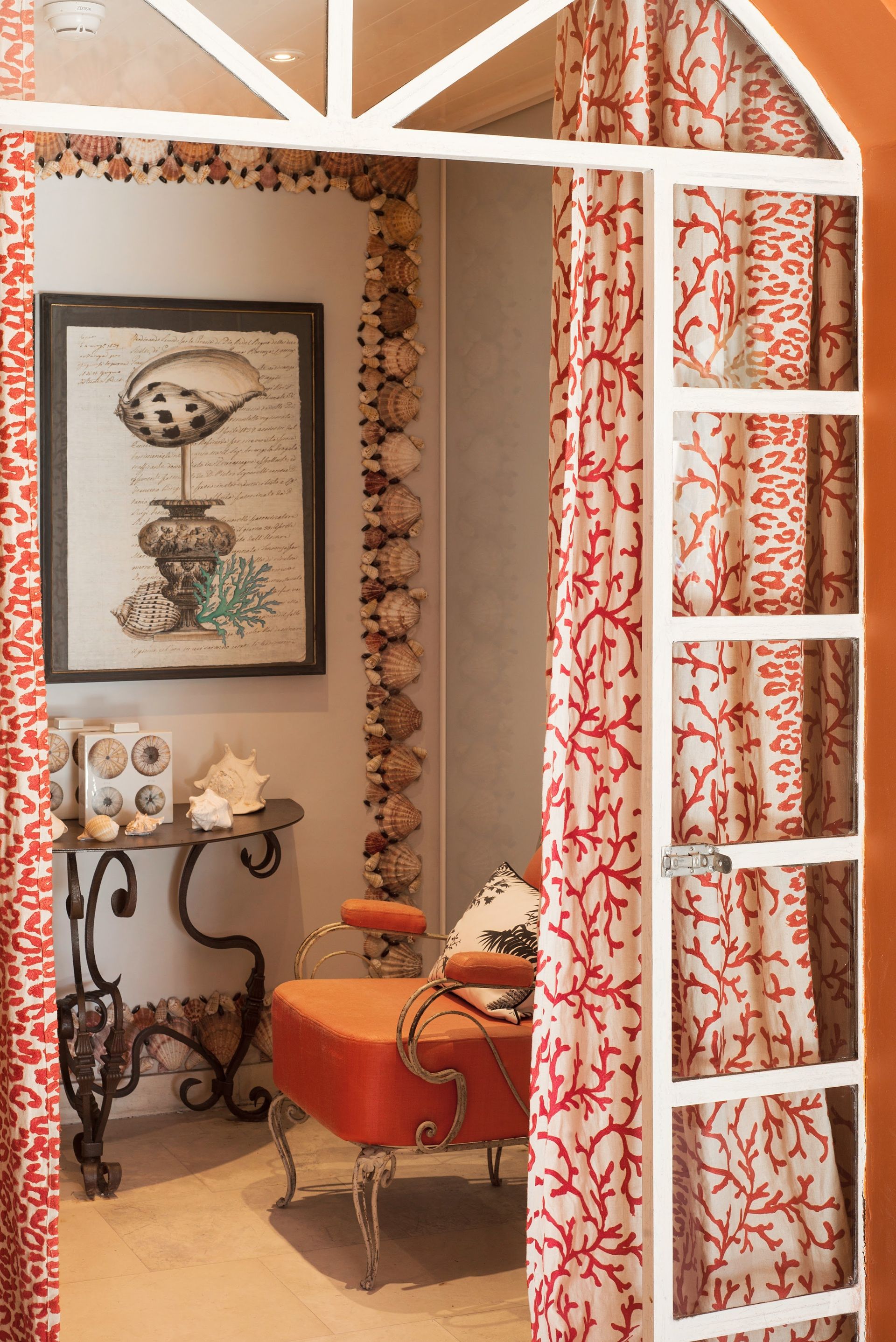 Villa Marie Saint-Tropez coral room