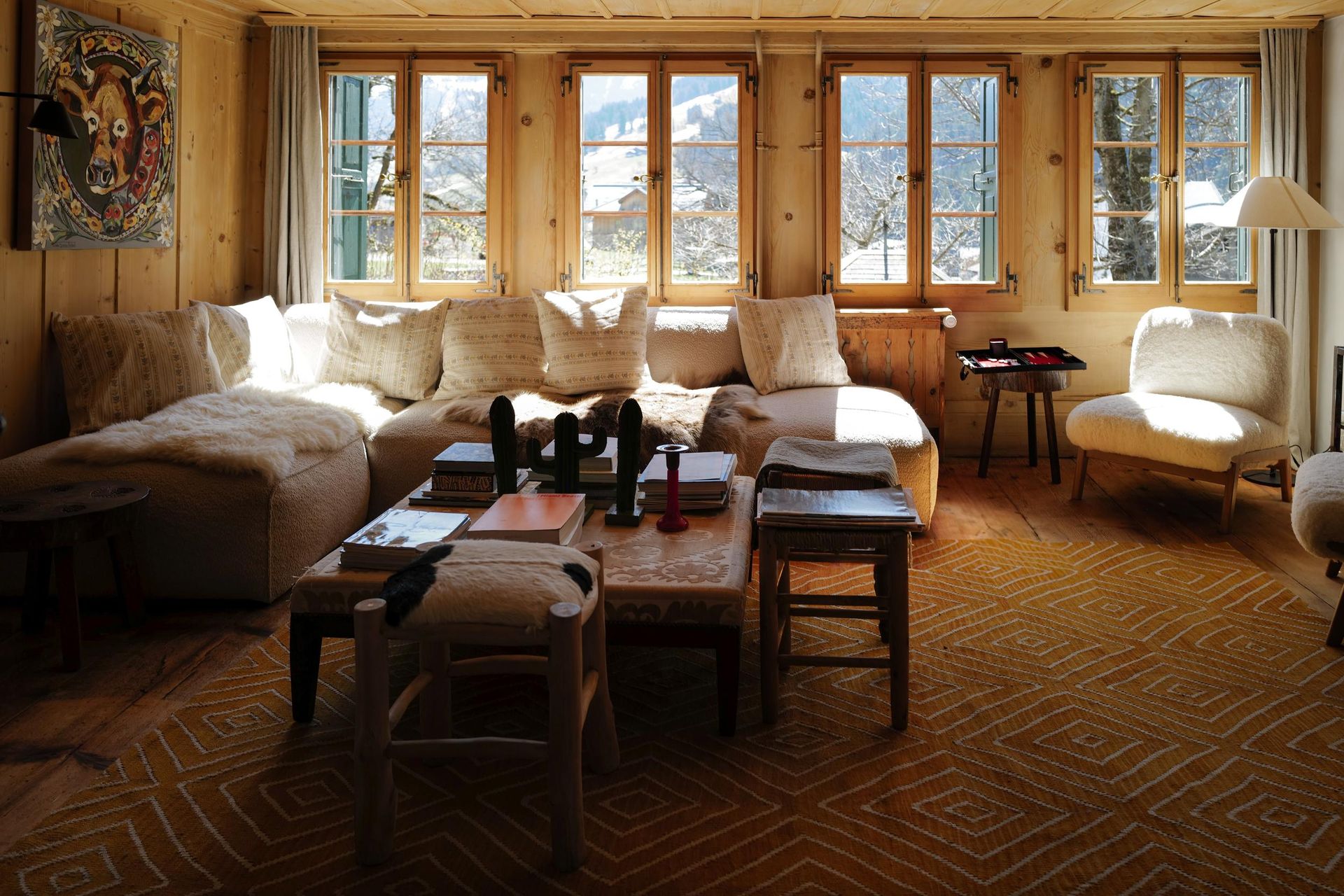 Le Chalet Saanen_Vicky_Salon with views_April2025