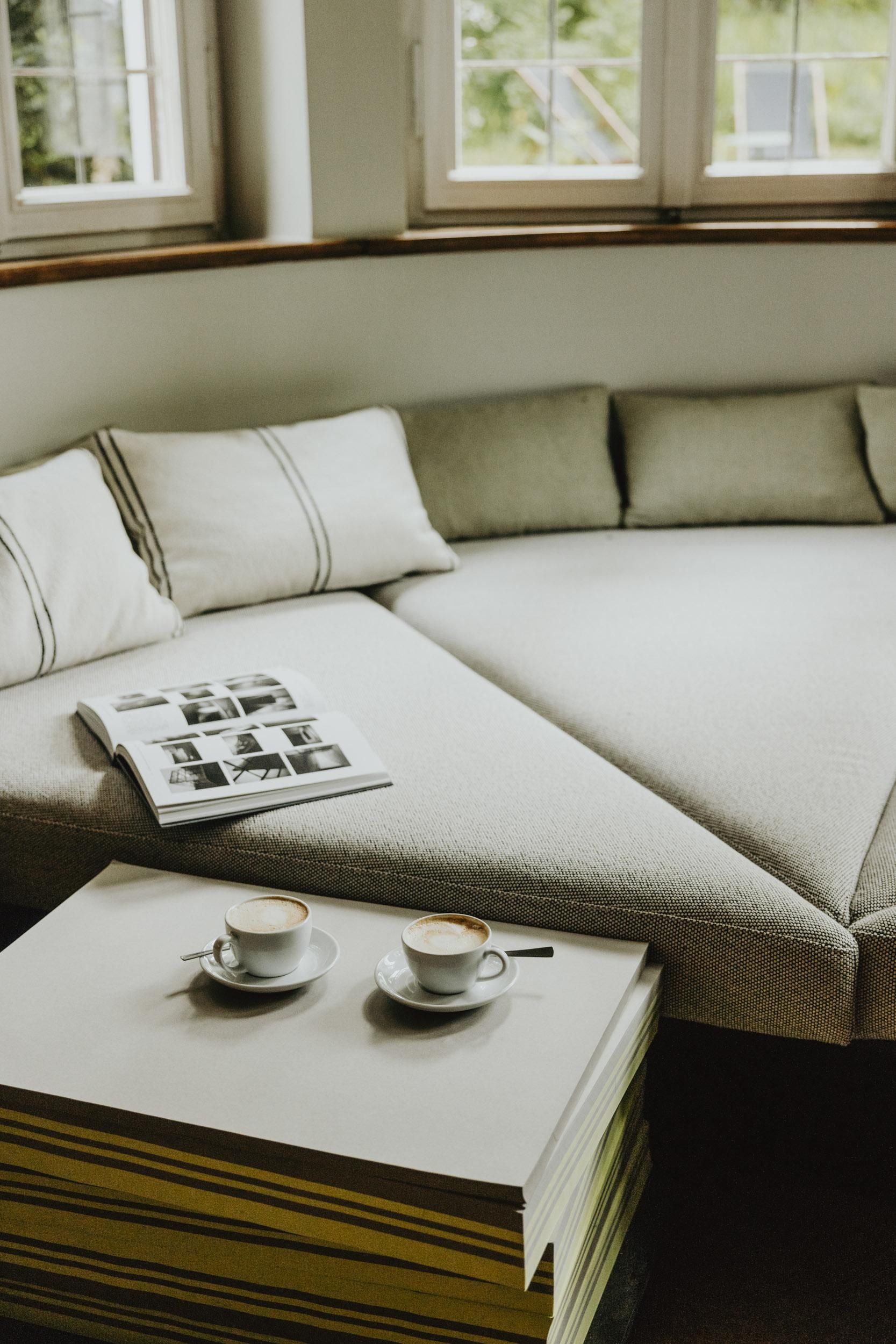 Blyb sofa coffee book