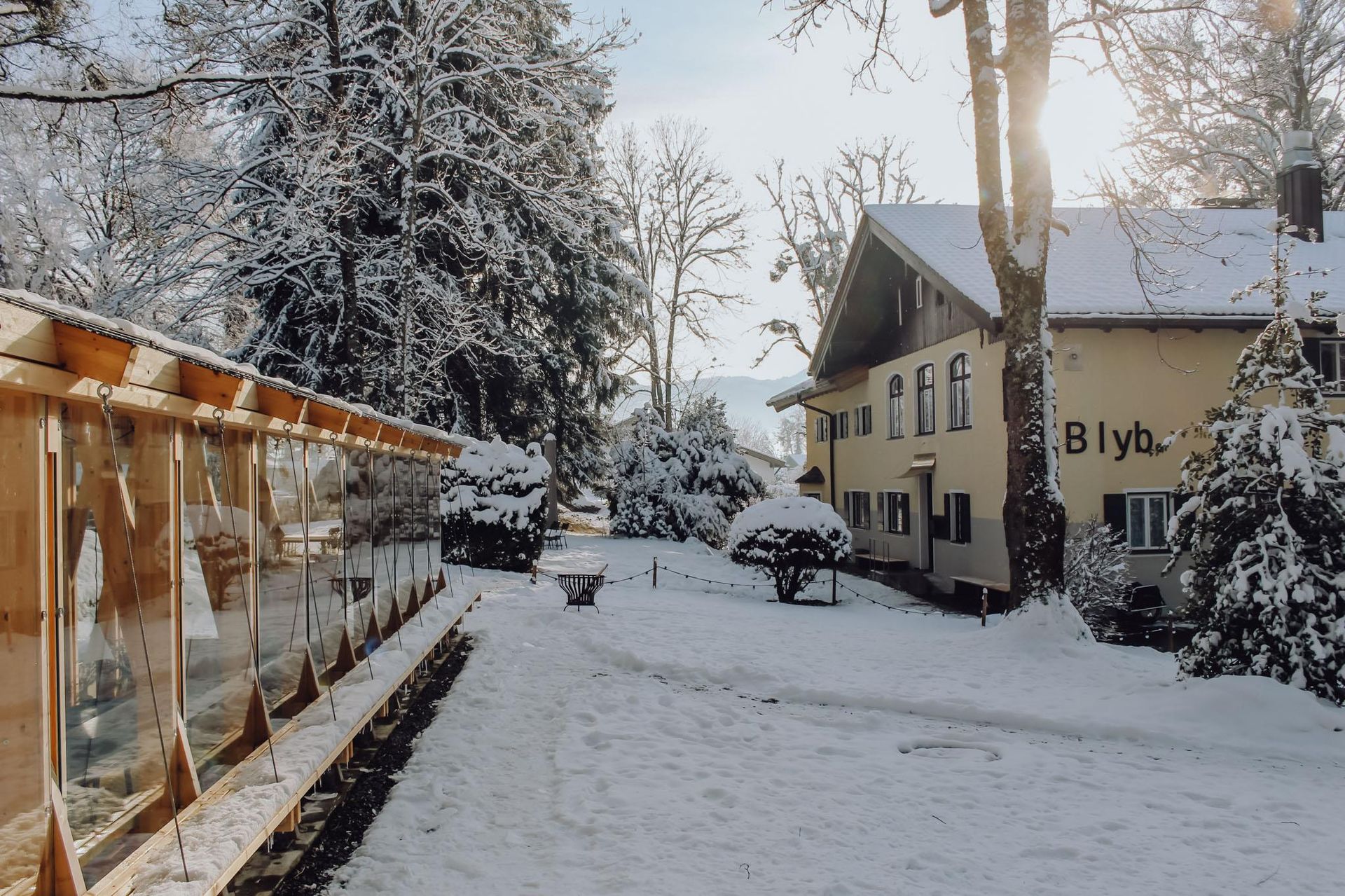 Blyb winter exterior