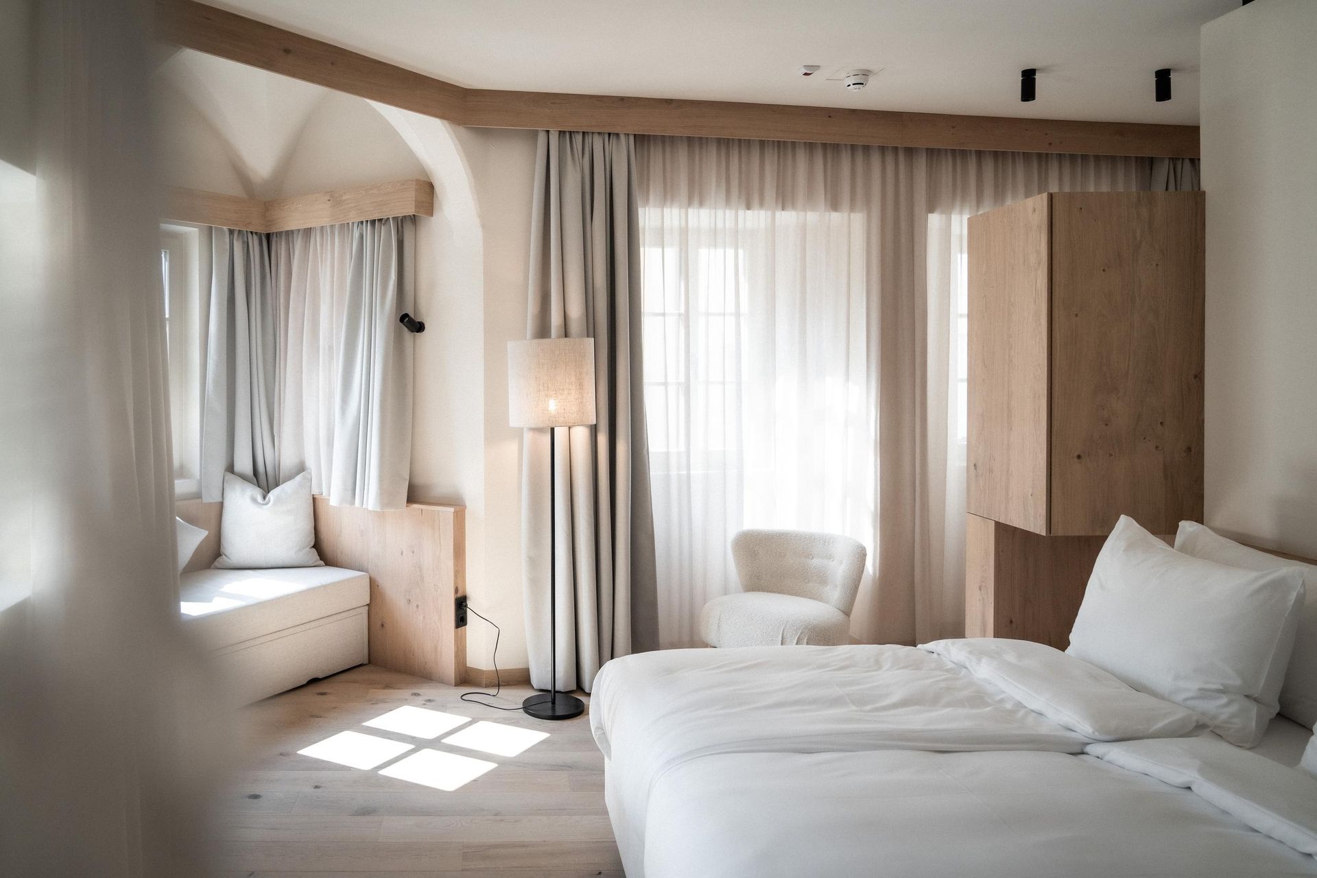 Adler Brixen bedroom overview