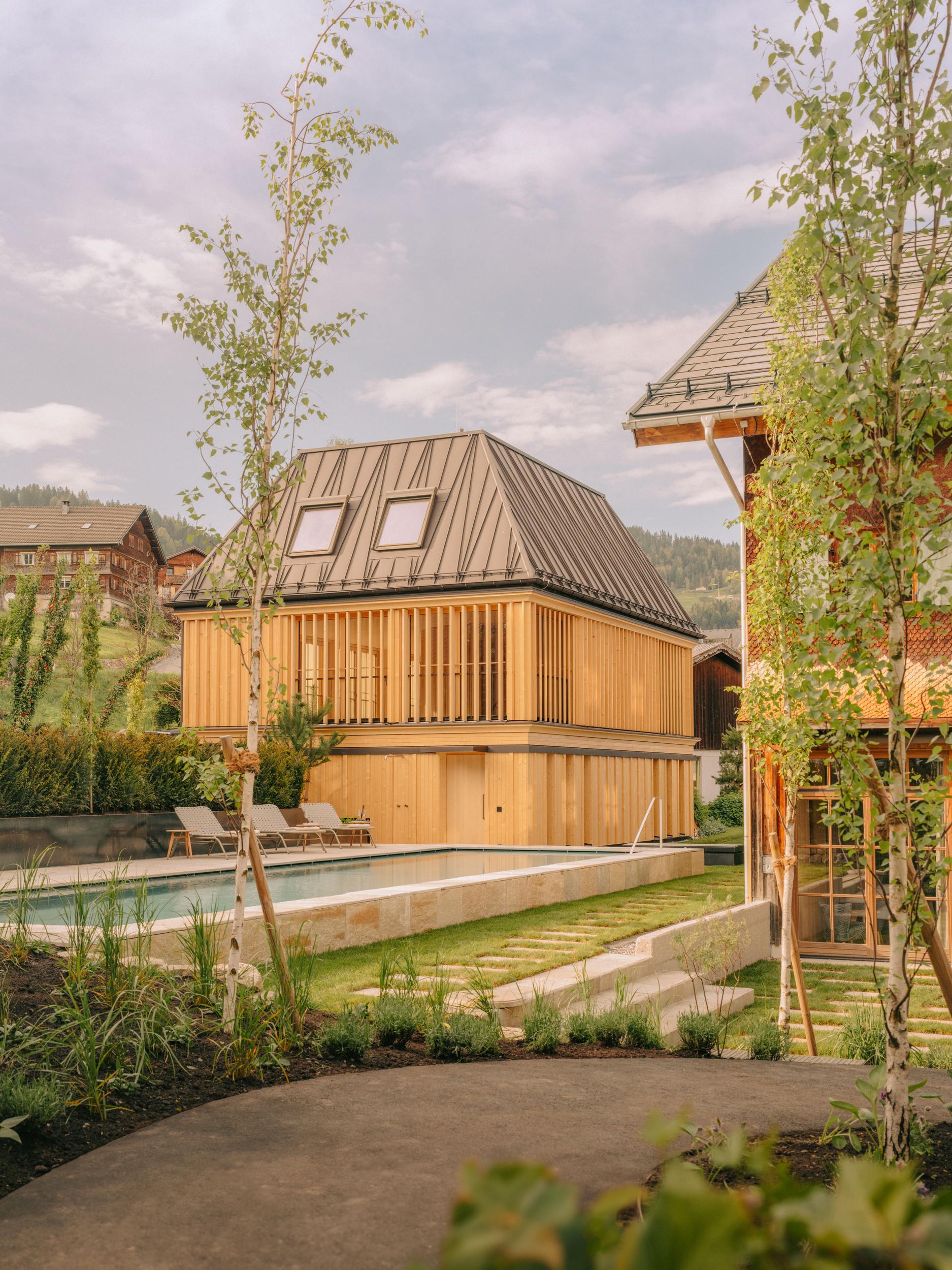 Hirschen Schwarzenberg exterior pool
