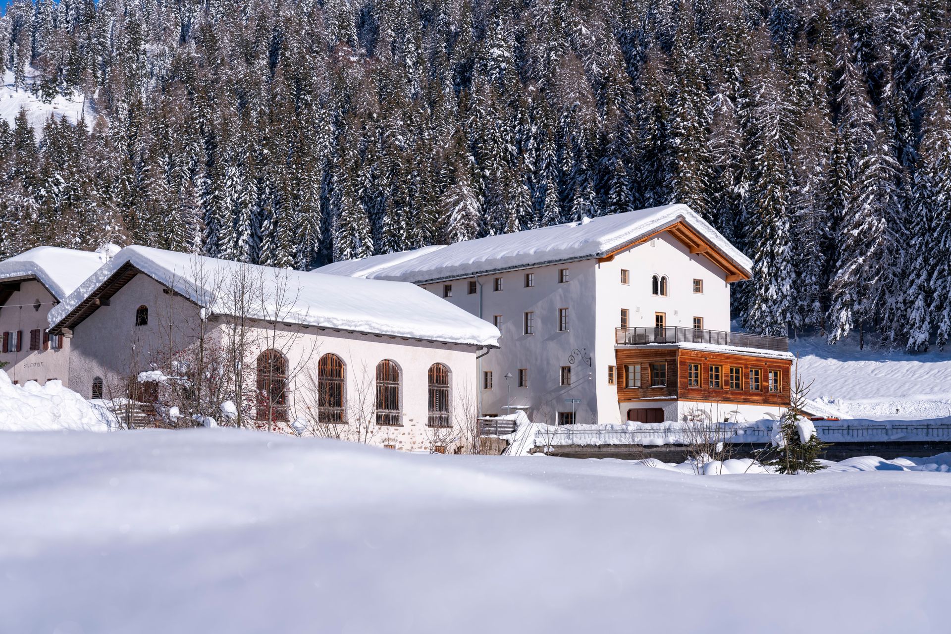 Gasthof zum Hirschen winter exterior