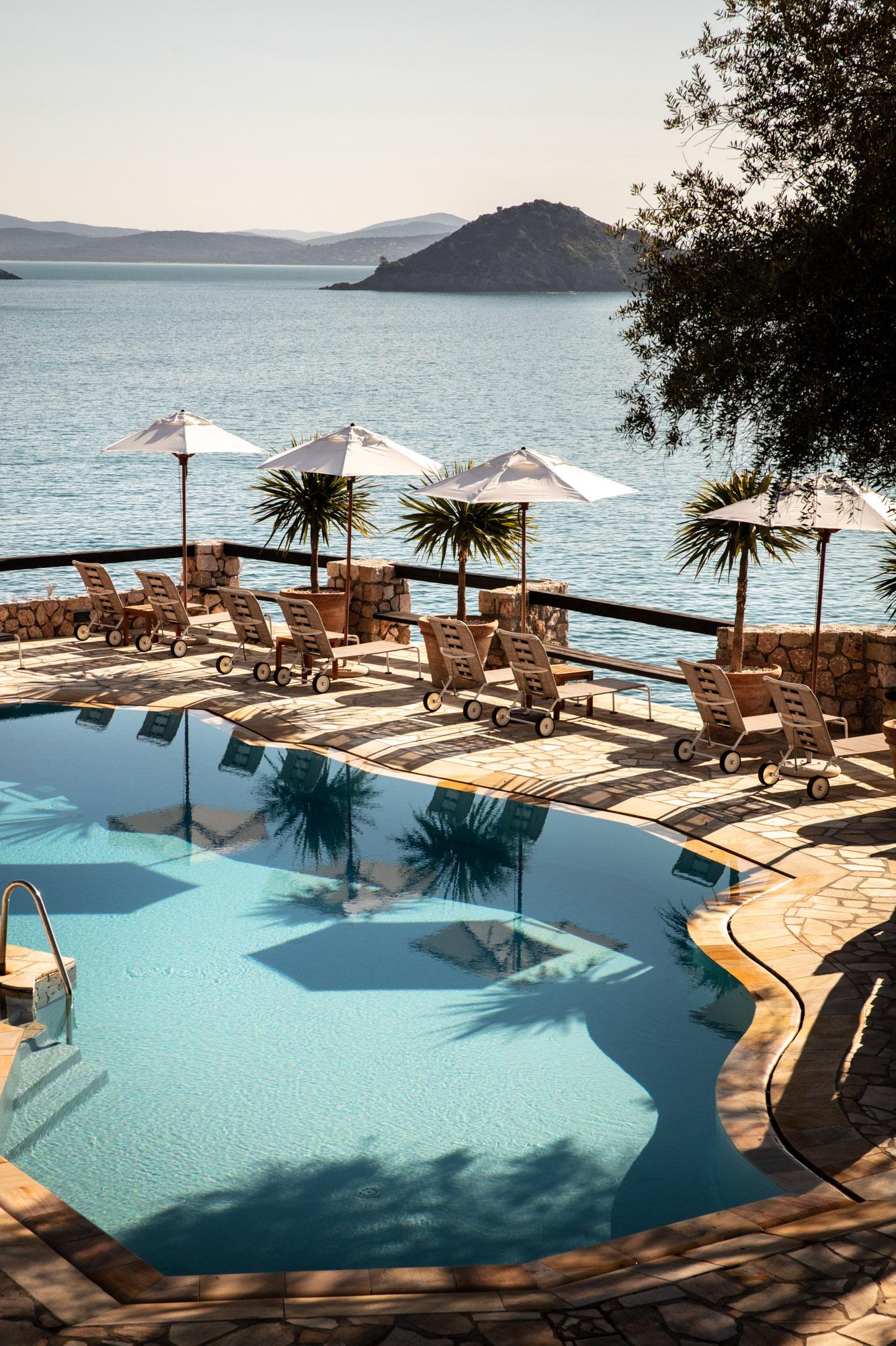 Hotel Il Pellicano outdoor pool area