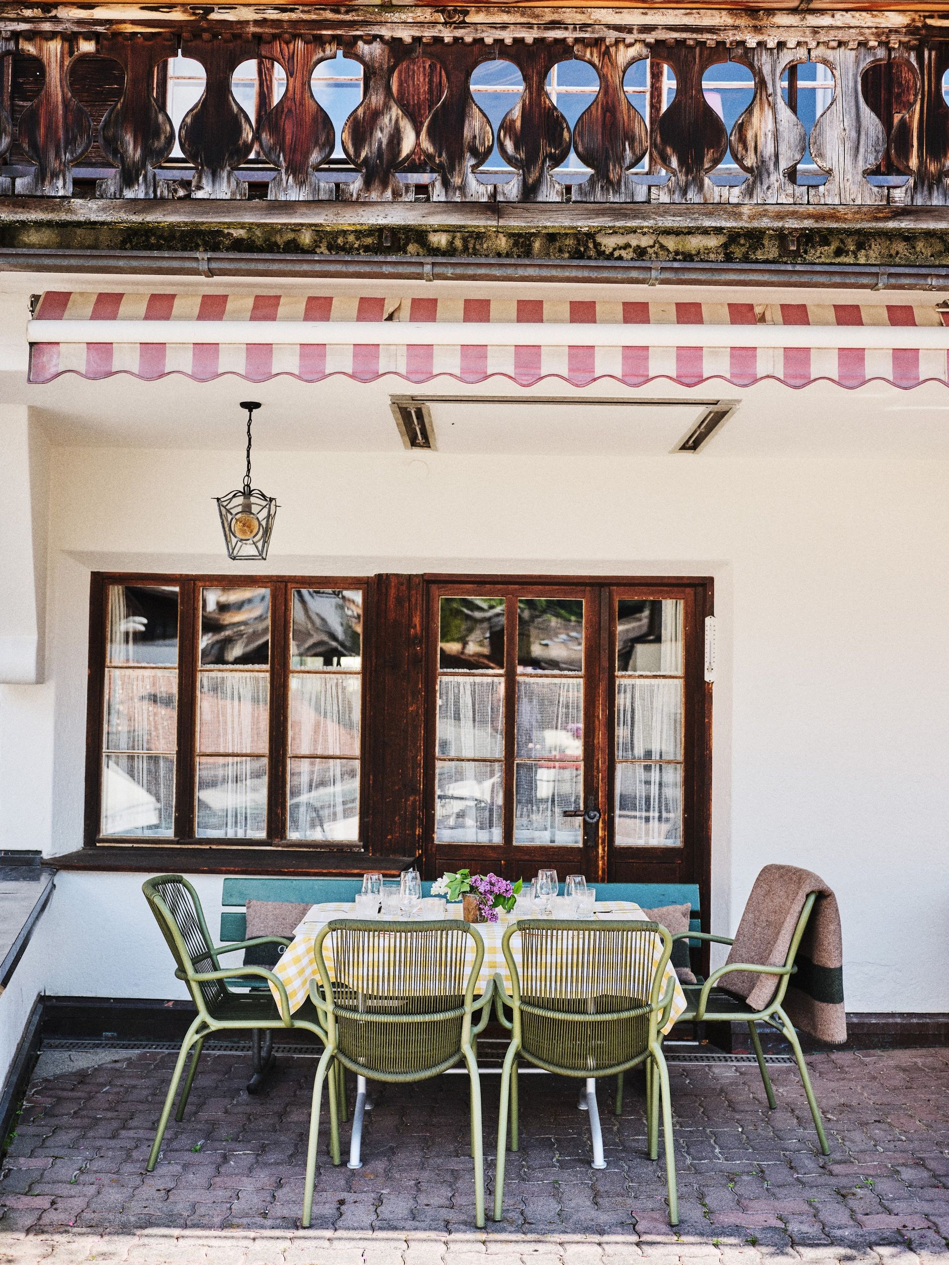 Chesa Grischuna terrace