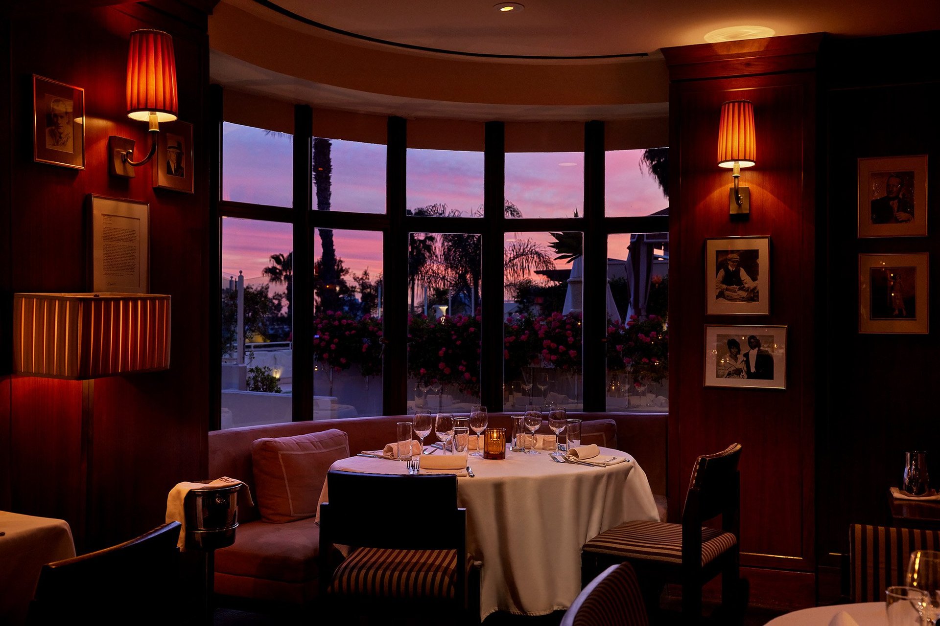 Sunset_Tower_Hotel_Dining-area