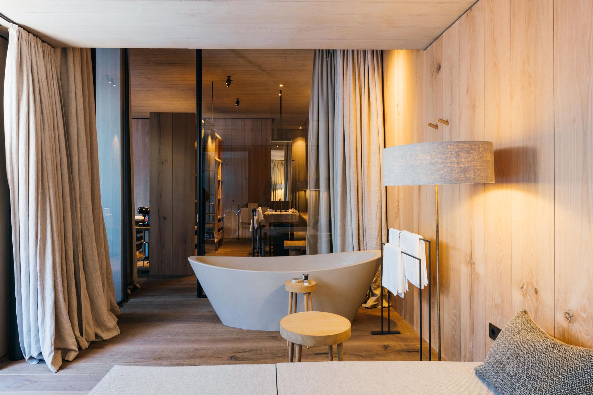 Wiesergut_Mountain Escape Suite with freestanding bathtub