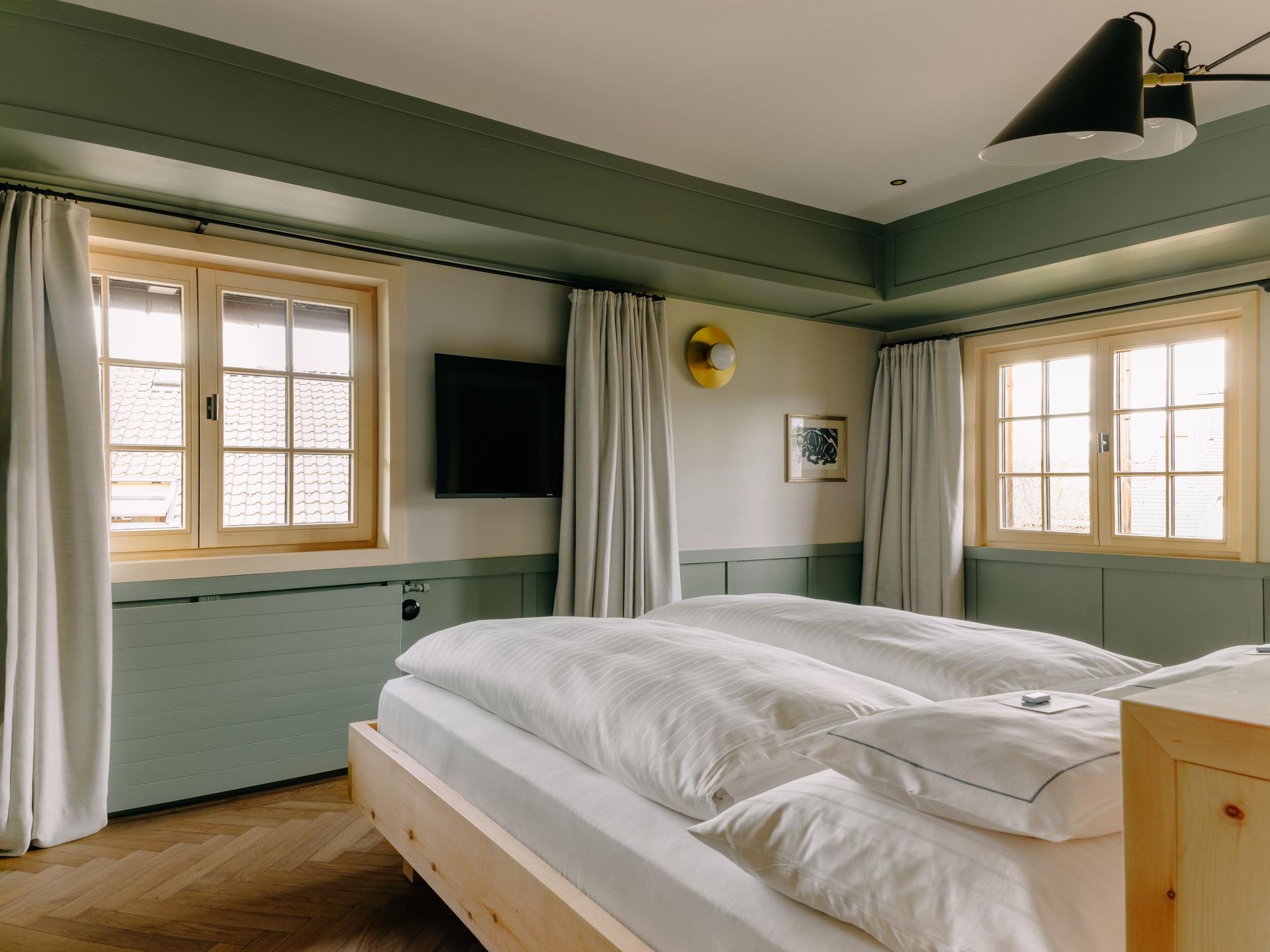 Hirschen Schwarzenberg bedroom overview