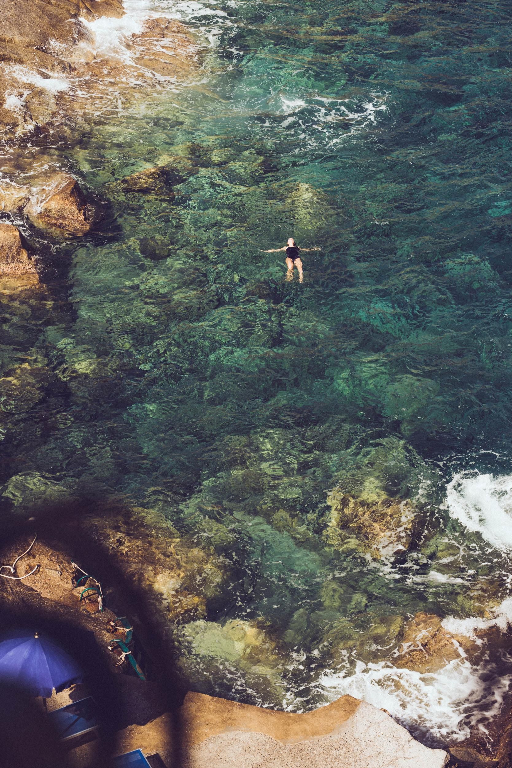 Pardinis_floating in sea
