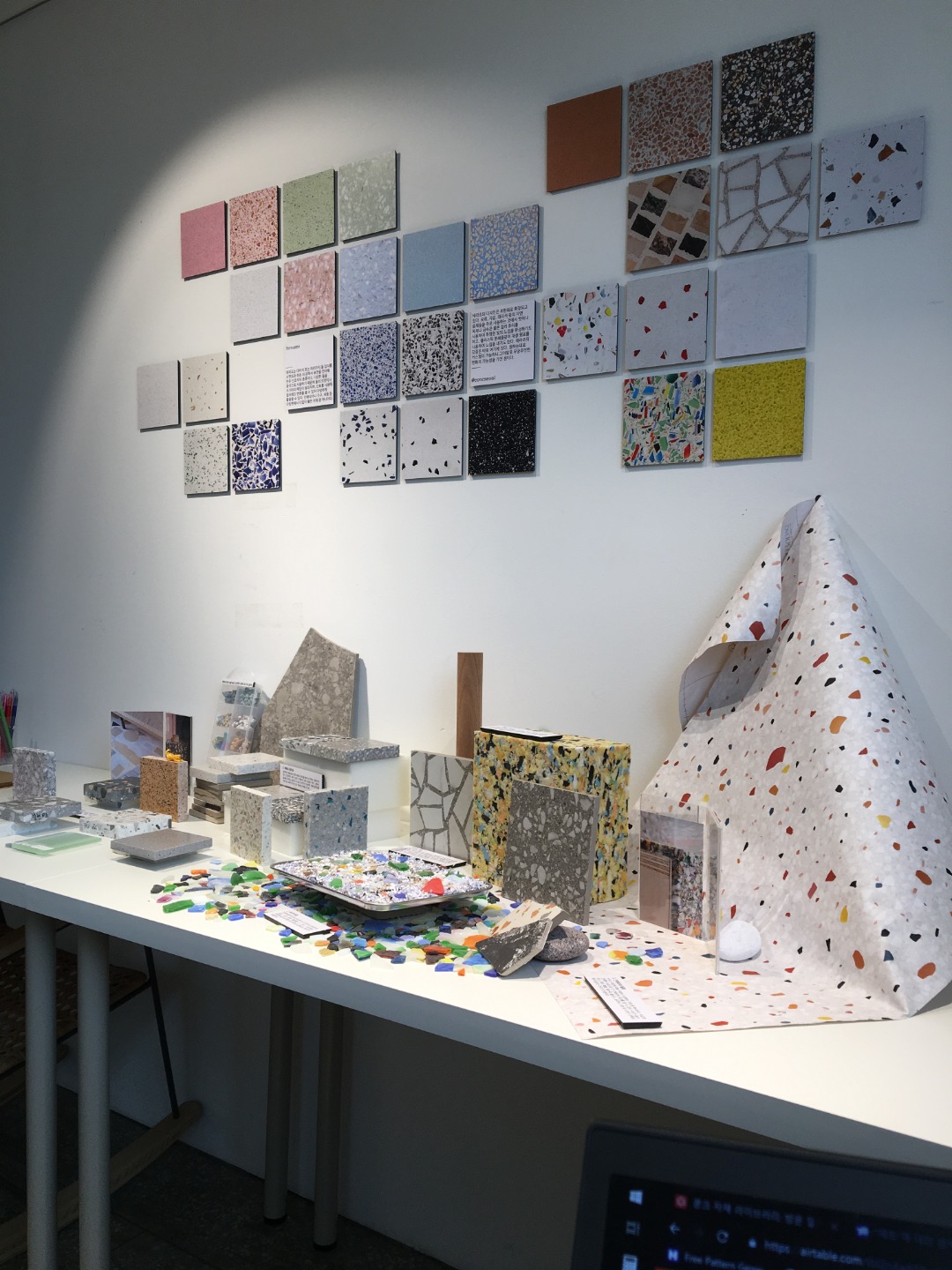 콩크의 두 번째 기획전 테라조