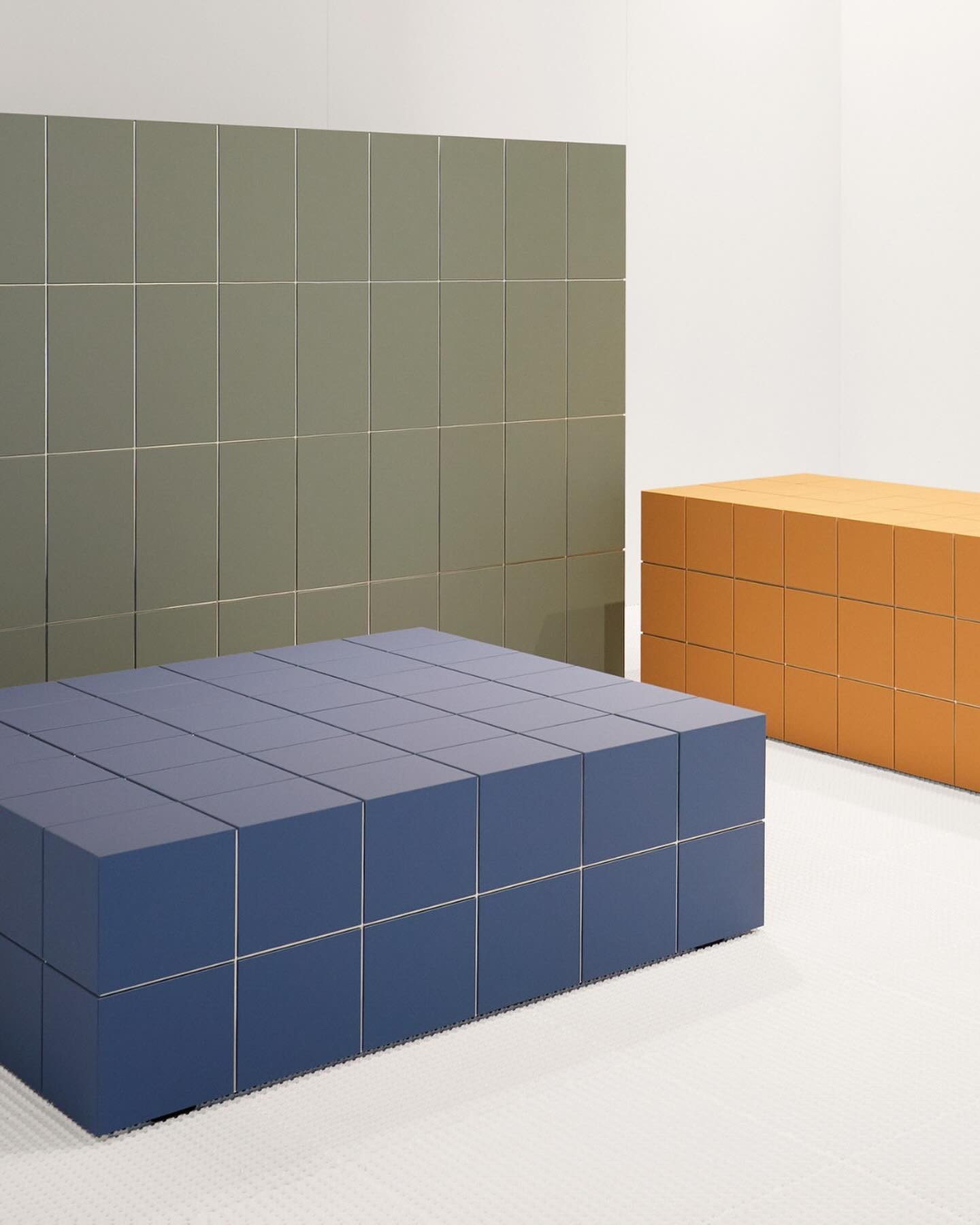 1-2 Many, Studio Mist-O