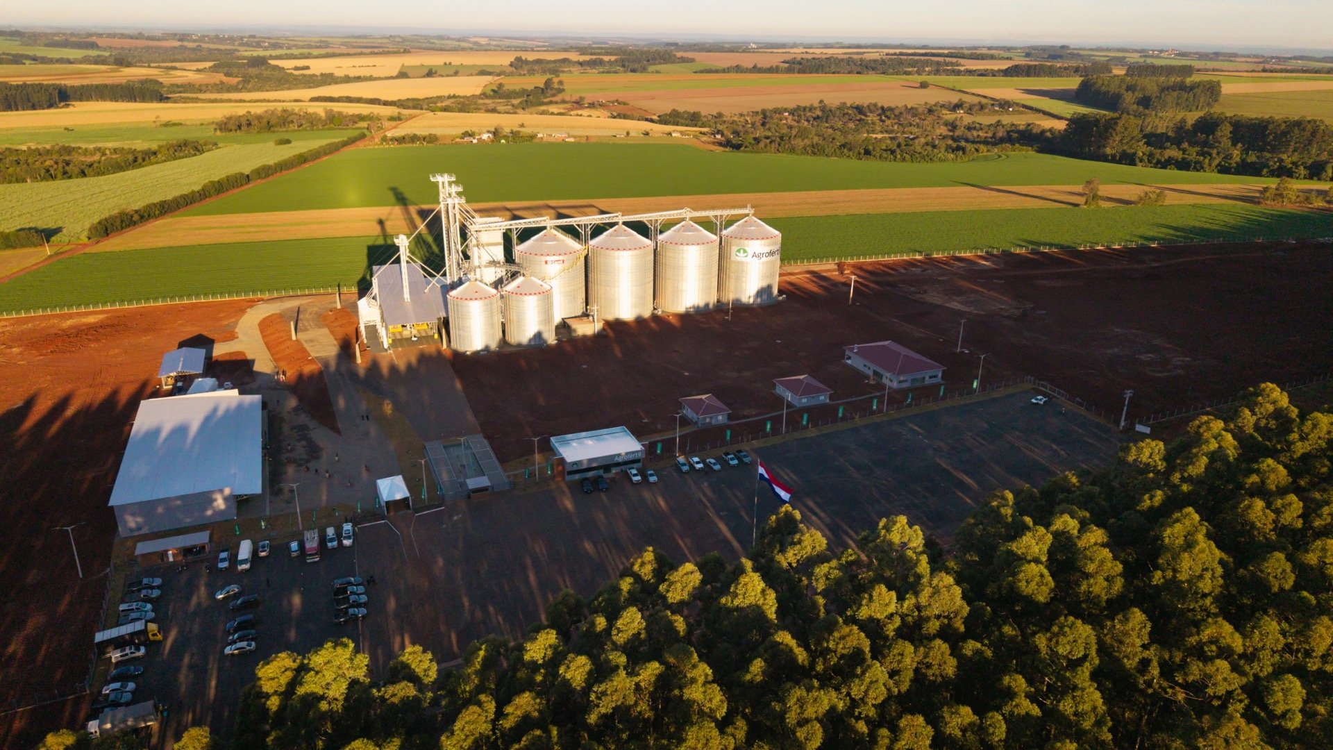 Vista aérea del silo Agrofértil número 30 en Capitán Meza, Itapúa